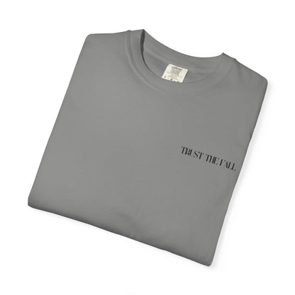playera/t-shirt trust the fall gris claro